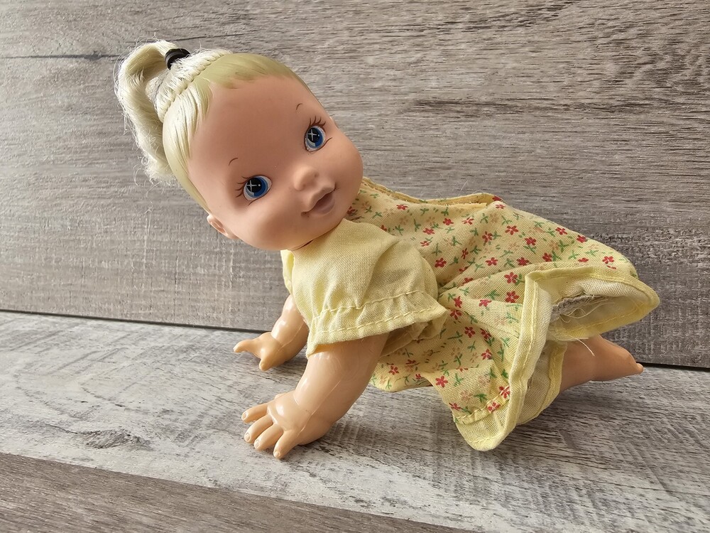 Vtg Toy Island Mini Crawling Doll 6" Blonde Hair Floral Outfit Works Rare